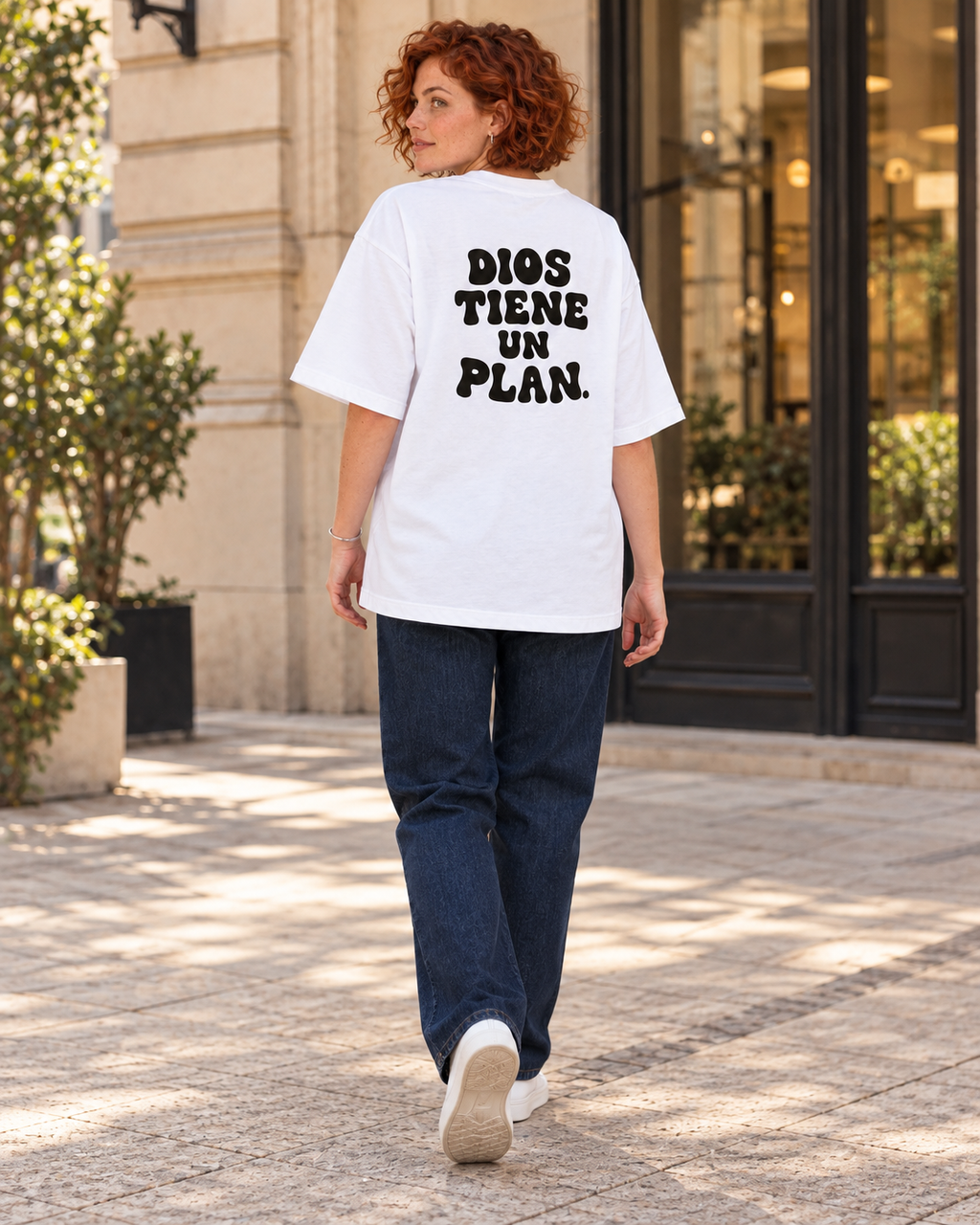 Remera Oversize "Dios tiene un plan"